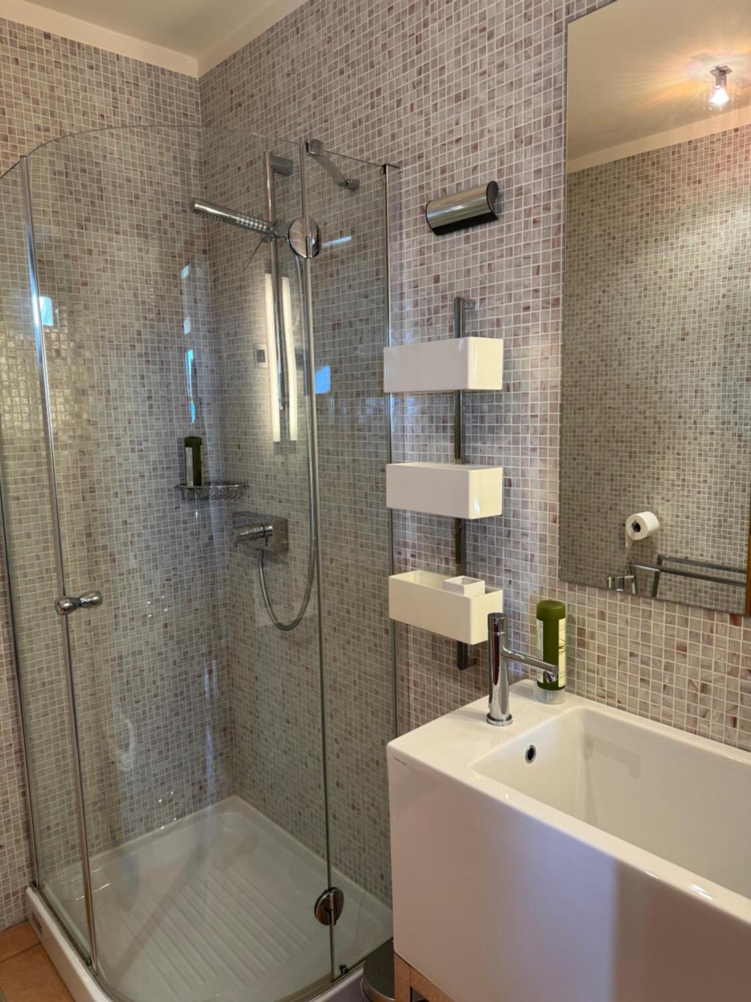 Smartnook Rooms And Apartment Екстериор снимка